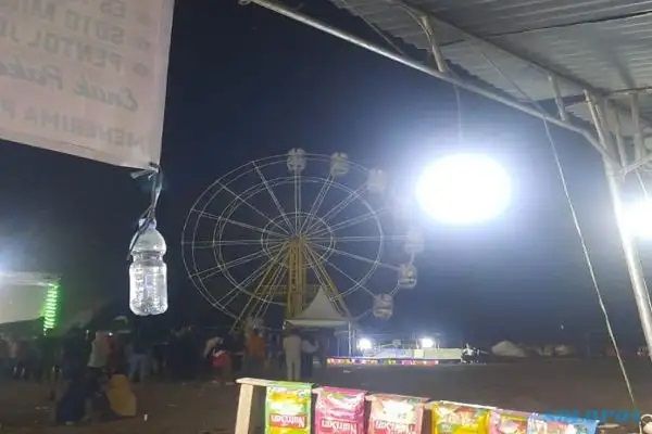 Bianglala Di Pasar Malam Karanganyar Ambrol Dua Orang Jadi Korban