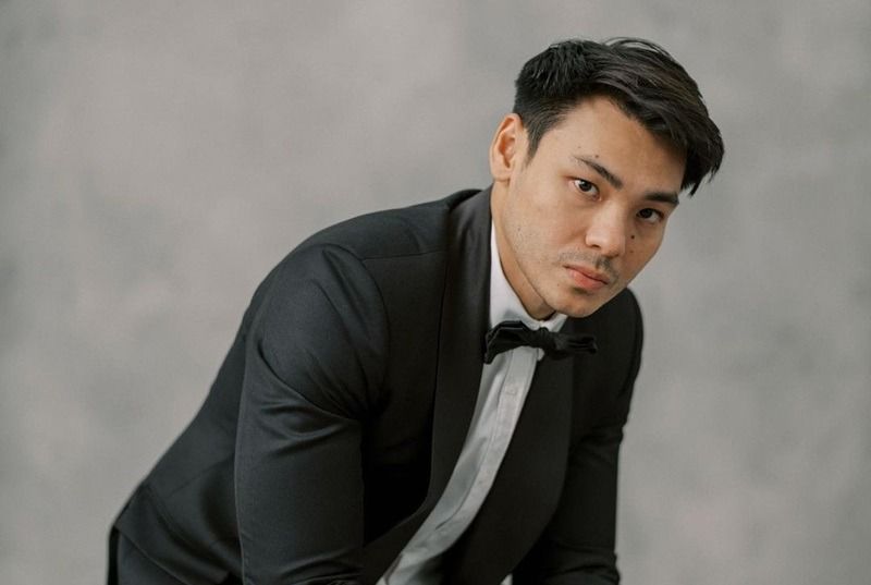 Profil Rob Clinton: Biodata, Pasangan, Perjalanan Karier, Bisnis, dan  Kumpulan Fotonya