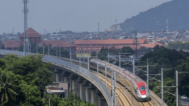 Restrukturisasi Utang Whoosh Diurus Purbaya, Diumumkan AHY