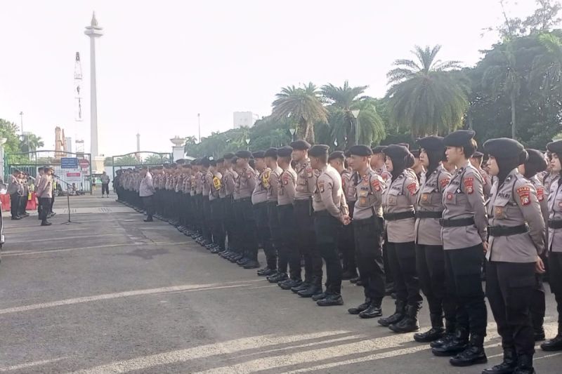 1.000 Polisi Kawal Aksi Mahasiswa Bela Andrie Yunus di Gedung MK