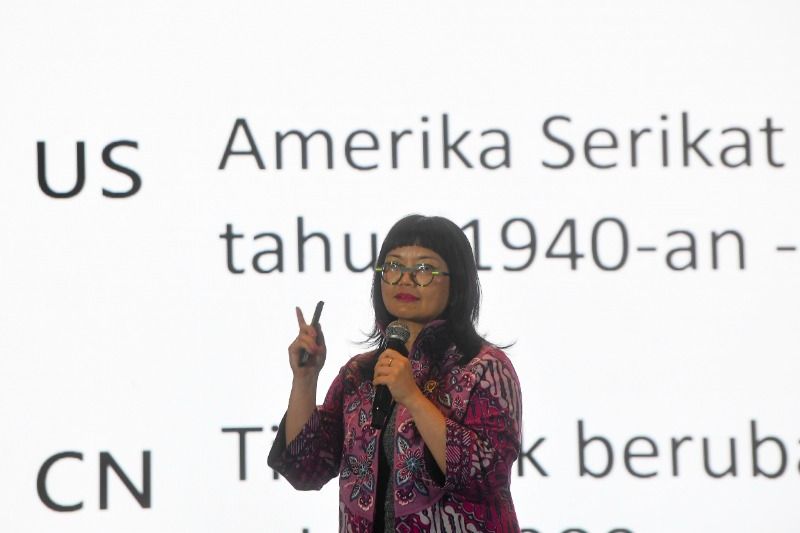Tanggapan Wamen Stella Christie Soal Etika Pengembangan AI
