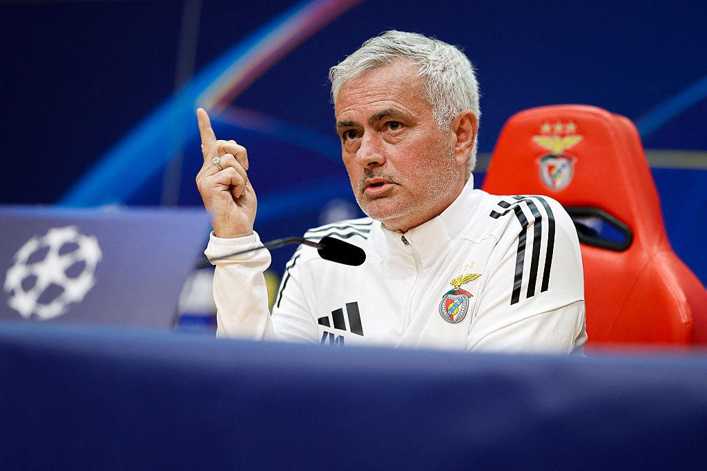 Diam Saat Ditanya Real Madrid: Sinyal Halus Mourinho Bakal Tinggalkan Benfica