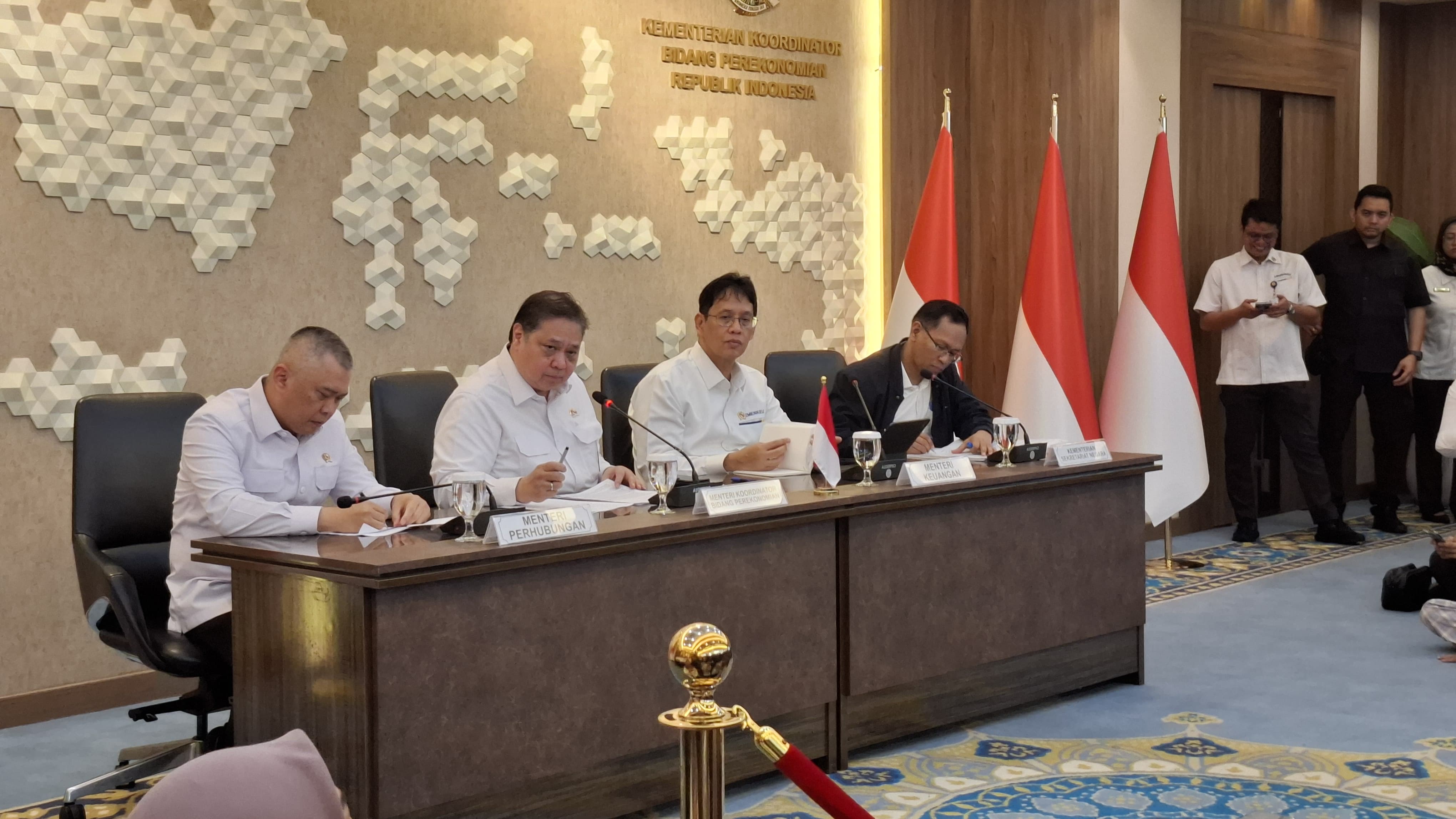 Harga Avtur Melonjak, Pemerintah Jaga Kenaikan Tiket Pesawat Kisaran 9-13 Persen