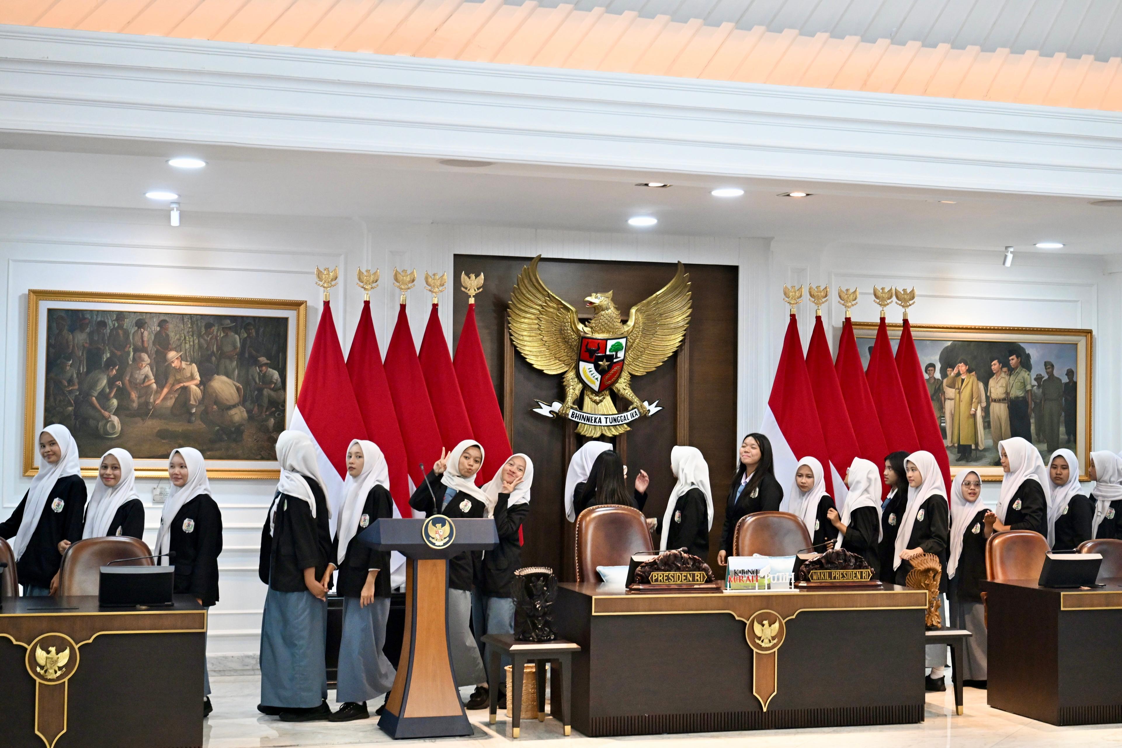 Prabowo Buka Istana untuk Anak-anak Sekolah, Ini Tujuannya