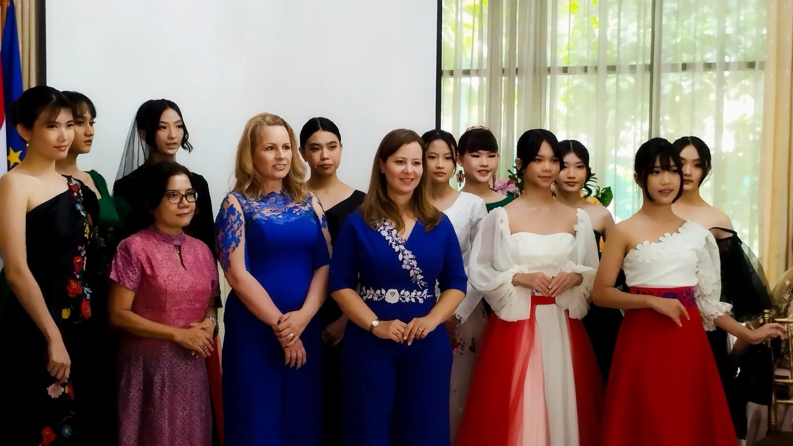 Fashion Show Hungaria di Jakarta Bikin Terpukau, Motif Tradisional Istimewa Jadi Sorotan