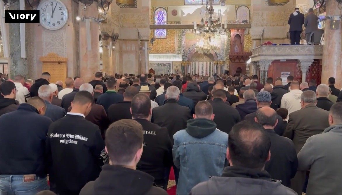 Al-Aqsa Dibuka Kembali, Ribuan Jemaah Padati Yerusalem