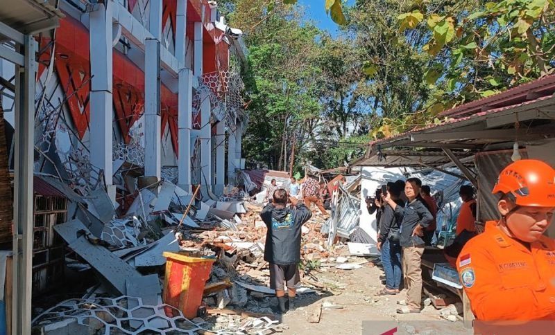 Gempa 7,6 Magnitudo di Bitung Akibatkan Korban Jiwa dan Bangunan Rusak