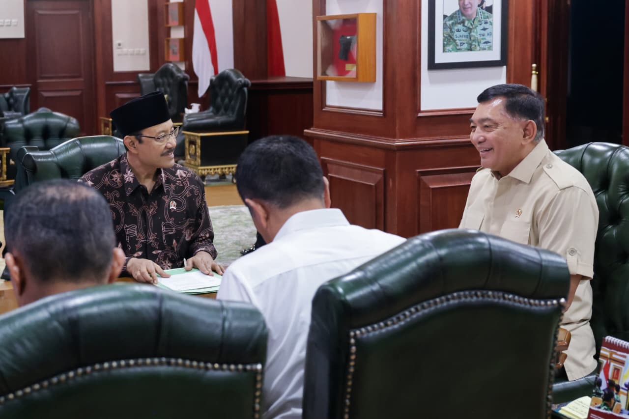 Kemensos–Kemenhan Teken MoU Pengalihan Pengelolaan Taman Makam Pahlawan