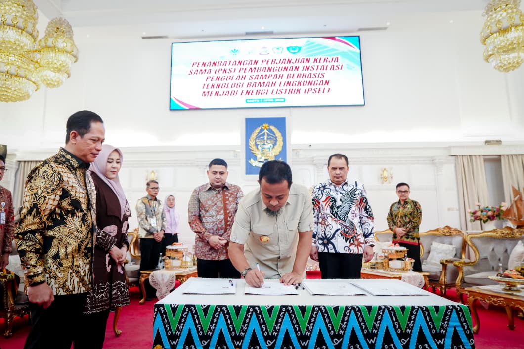 Strategis Atasi Sampah! Gubernur Sulsel Teken Pembangunan PSEL Rp3 Triliun dari Prabowo Disaksikan Menteri LH
