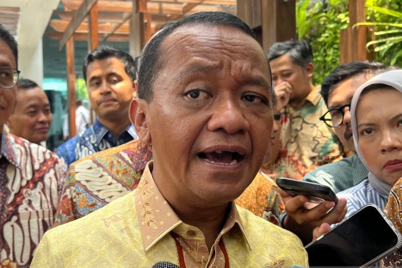 Saling Senggol Dapatkan BBM, Bahlil Timbang-timbang Impor Minyak dari Rusia