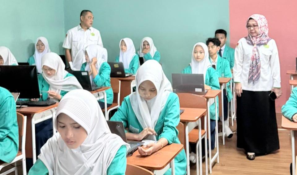 1,7 Juta Siswa Madrasah dan Santri Ikuti AN-TKA, Ujian Mutu Pendidikan Dimulai