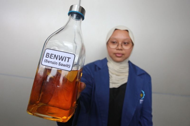 Solusi Jitu Krisis BBM: Peneliti ITS Sukses Sulap Minyak Sawit Jadi Bensin 'Benwit'