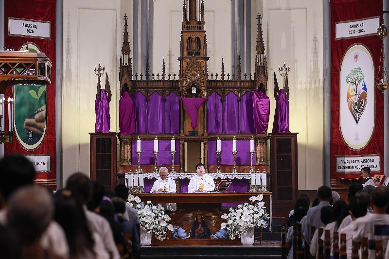 FOTO: Misa Kamis Putih di Gereja Katedral Jakarta