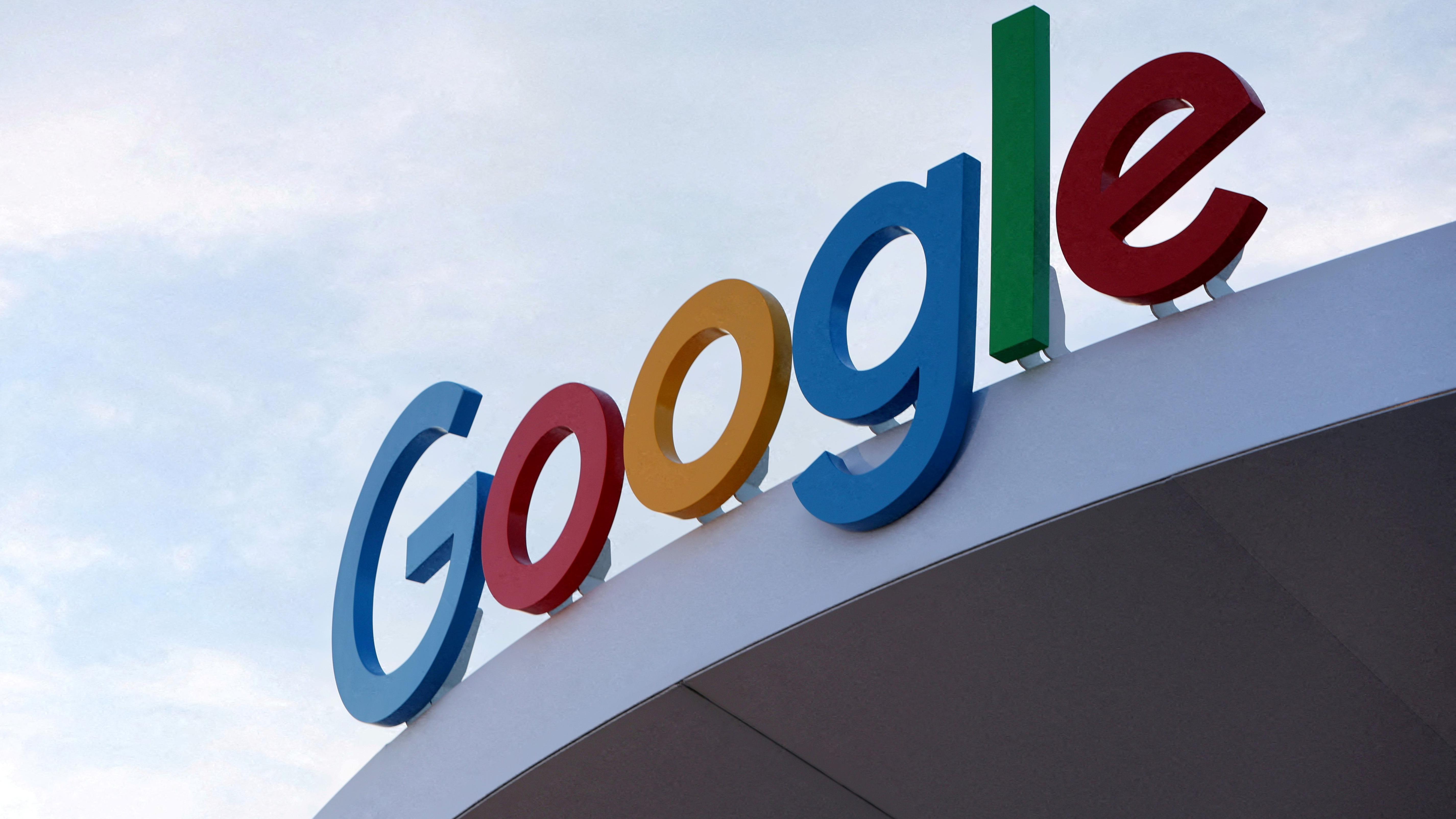 Google Tantang Aturan PP Tunas Komdigi, Sebut Pemblokiran Justru Berisiko