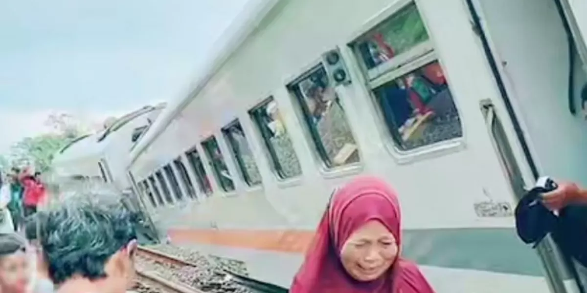 KA Bangunkarta Anjlok di Brebes, Penumpang Panik Berhamburan Keluar