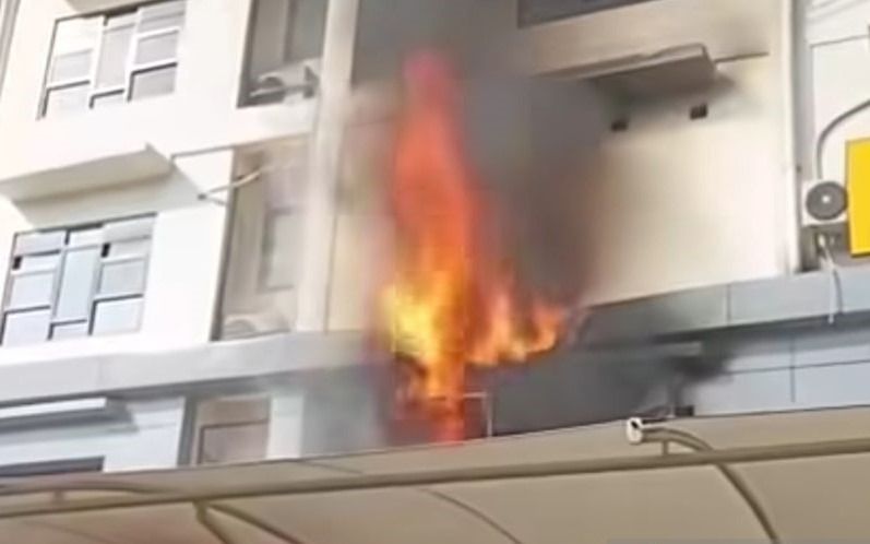 Lantai 2 Mapolres Jakbar Terbakar