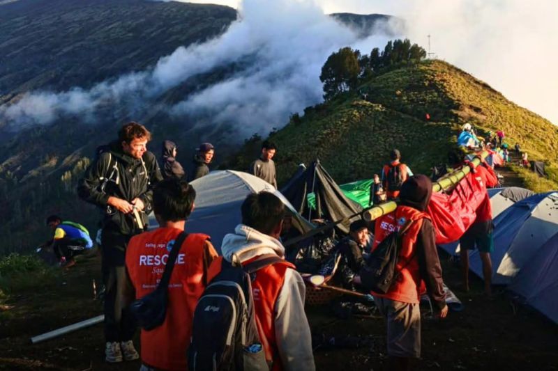 Wanita Asal Belgia Terperosok di Jalur Pendakian Gunung Rinjani