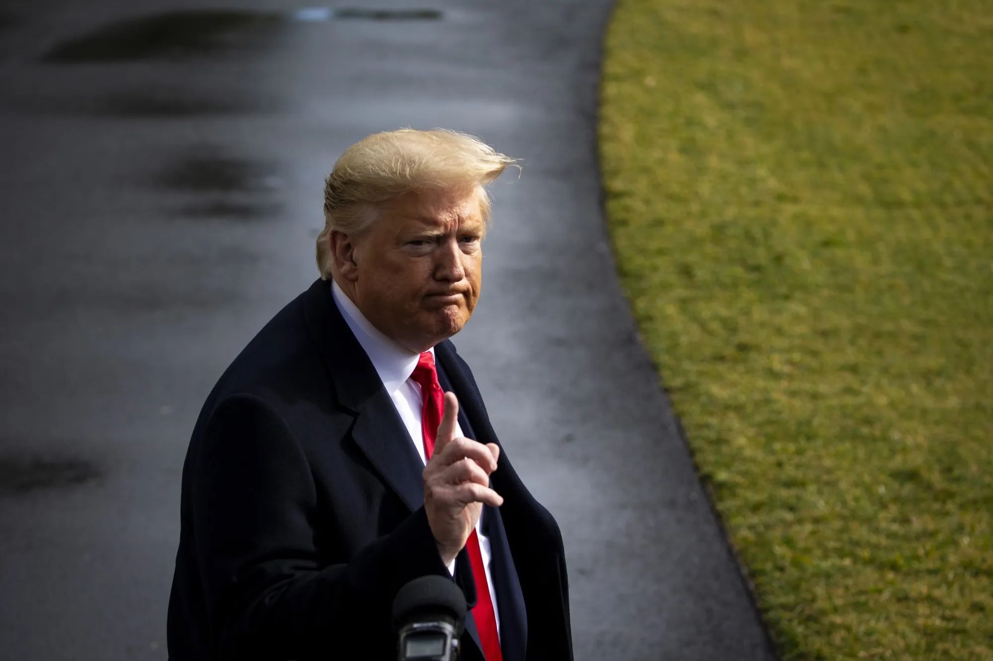 Trump Klaim 'Operasi Epic Fury' Hampir Tuntas, Ancam Kembalikan Iran ke 'Zaman Batu'