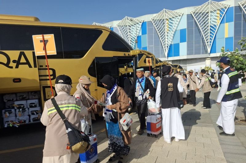 25 Ribu Jemaah Haji RI Sudah Terbang ke Madinah, Sebagian Masih di Udara
