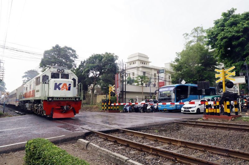 Kecelakaan Maut di Bekasi, KAI Fokus Tingkatkan Keselamatan di Perlintasan Kereta