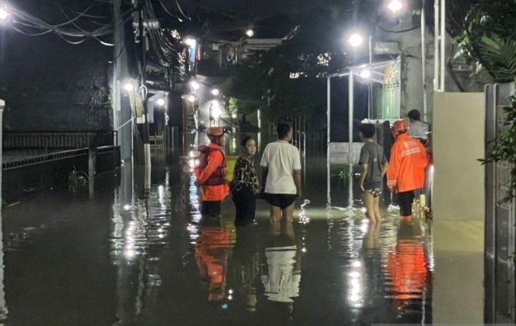Cuaca Ekstrem di Bogor Tewaskan 1 Orang dan Sejumlah Rumah Terendam Banjir