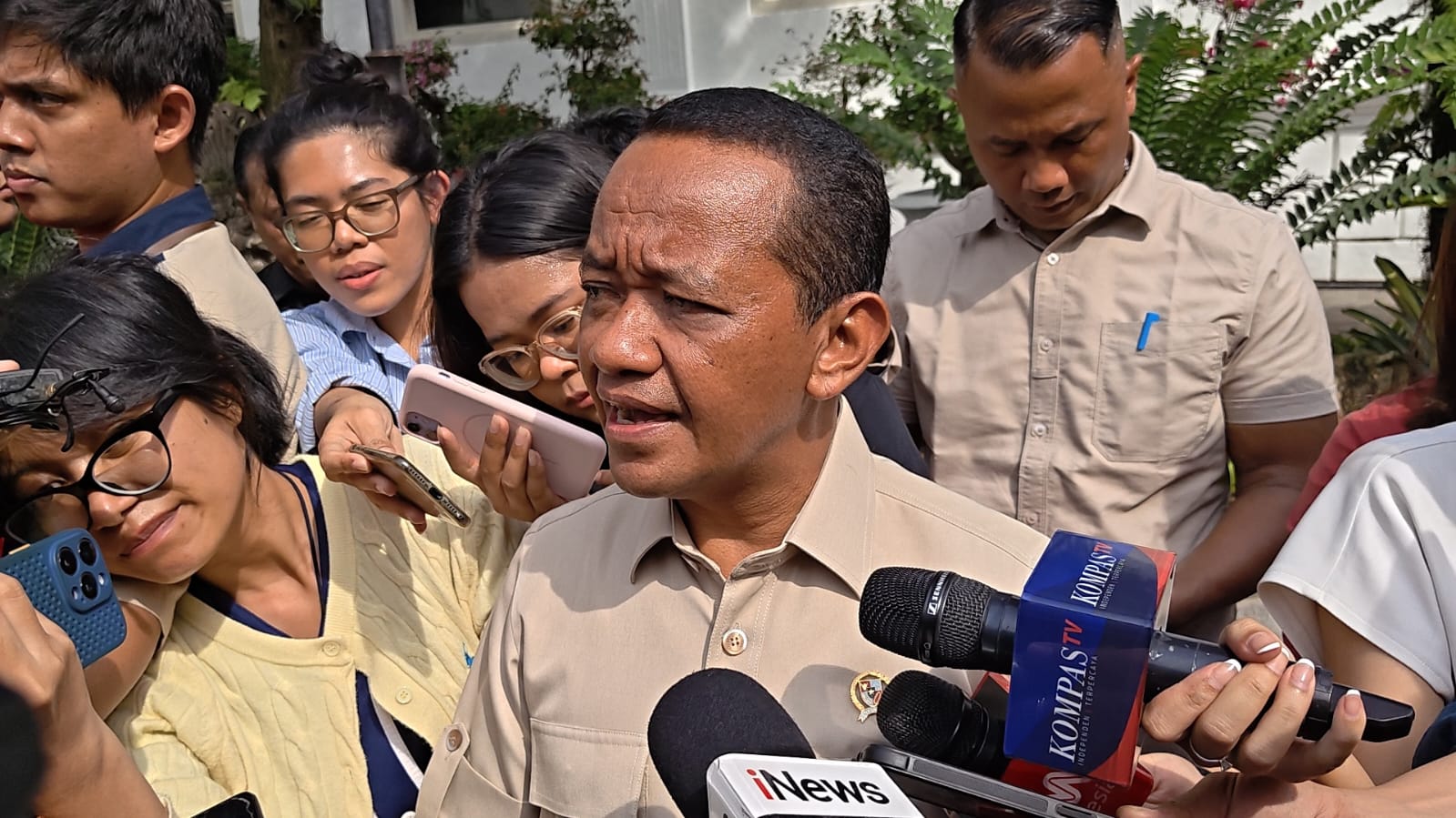 Bahlil Soroti Keluhan Warga Soal Tagihan Listrik Naik Diam-diam