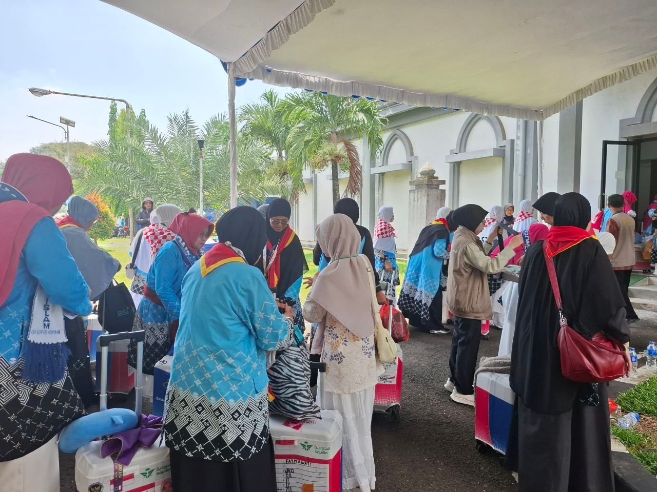 Hadapi Pemeriksaan X-Ray, Calon Jemaah Haji Panik dan Buru-buru Buang Air dalam Kemasan