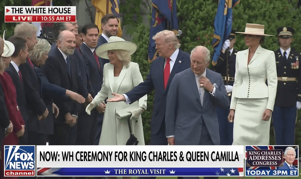 Viral! Trump Langgar Protokol Kerajaan, Nekat 'Serobot' Ratu Camilla di Gedung Putih