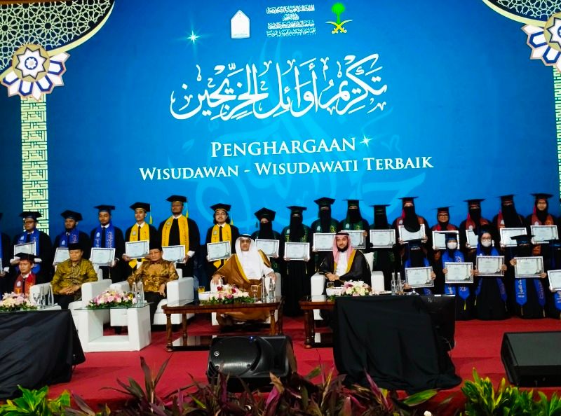 LIPIA Cetak 3.000 Wisudawan, Peran Bahasa Arab Jadi Kunci Kekuatan Umat