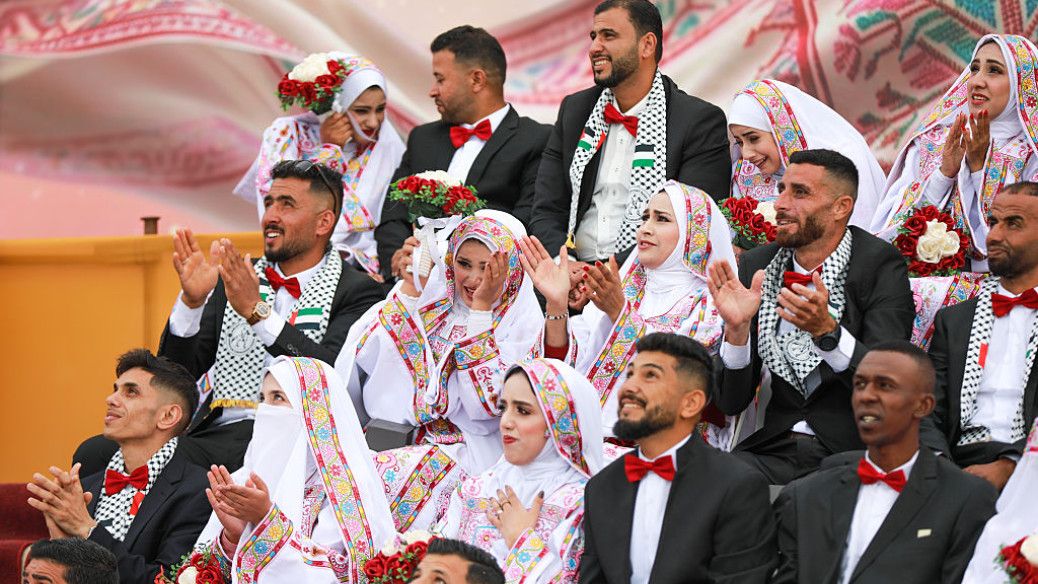 Nikah Massal di Gaza, Saat 300 Pasangan Ijab Qabul Serentak di Tengah Genosida