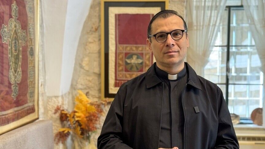 Pendeta Palestina Serukan Dunia Fokus pada Tragedi dan Kehancuran Gaza-Lebanon