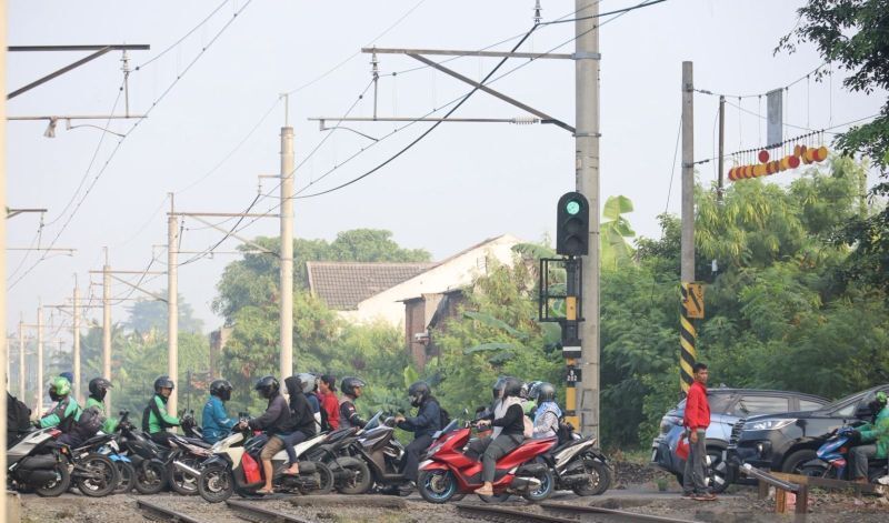 Tragedi Bekasi Timur Jadi Alarm, Ribuan Perlintasan Kereta Disisir Pemerintah