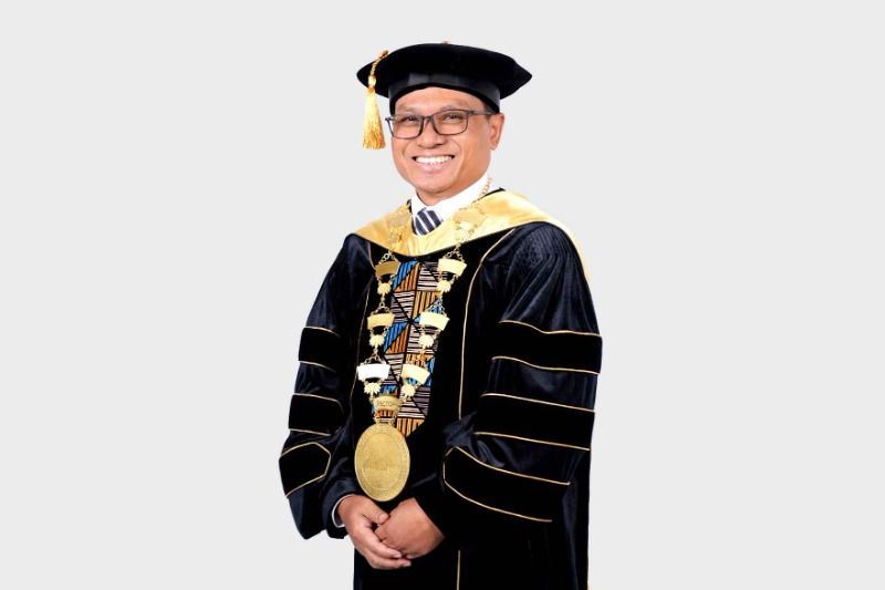 Jepang Anugerahi Bintang Kehormatan untuk Mari Pangestu dan Rektor UIII