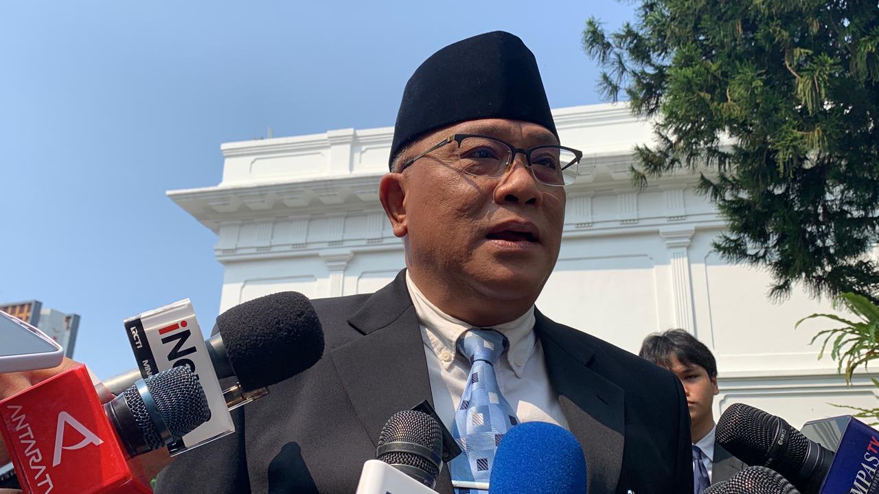 Berdasi Biru, Jumhur hingga Dudung Datangi Istana untuk Dilantik Prabowo