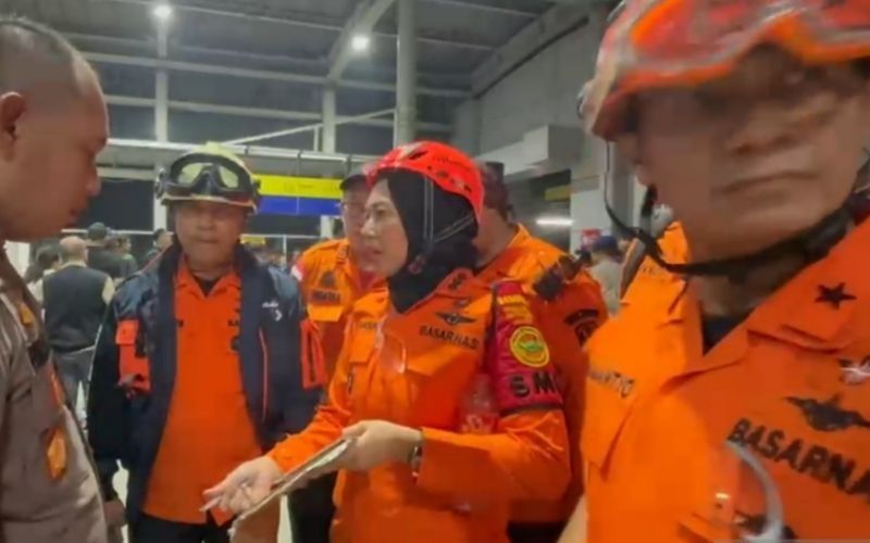 Evakuasi Korban Kecelakaan KA, Kepala Basarnas Perintahkan Evakuasi Tanpa Menggeser Gerbong KRL