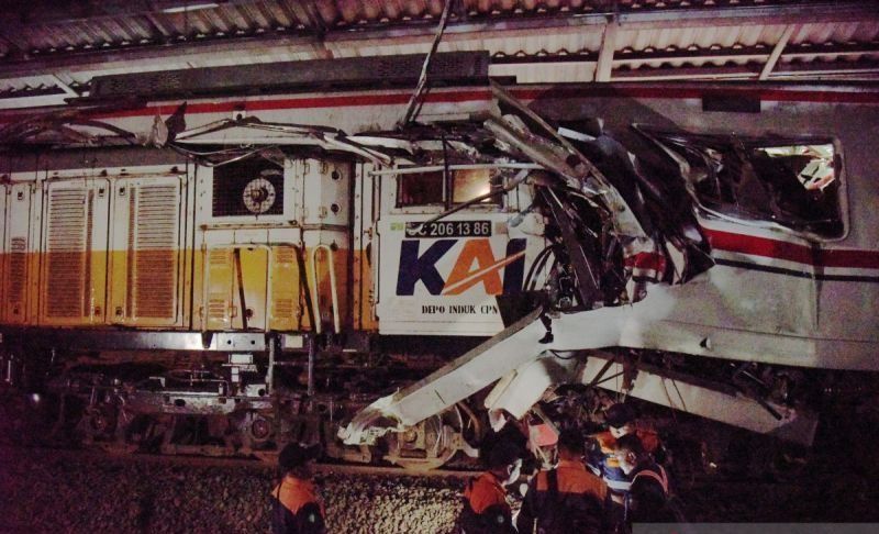 Jumlah Korban Tewas Kecelakaan KA Terus Bertambah Jadi Tujuh Orang