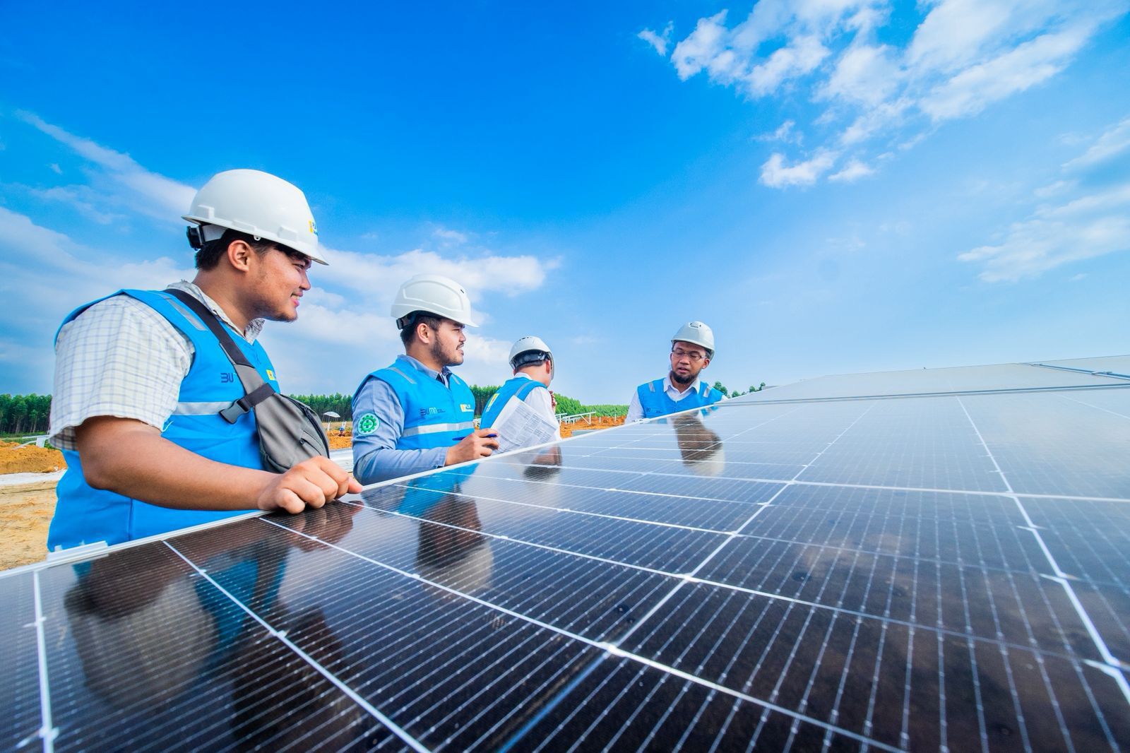Strategi Pengadaan Terintegrasi GIGA ONE, PLN Luncurkan Proyek PLTS Mentari Nusantara I 1,225 Gigawatt