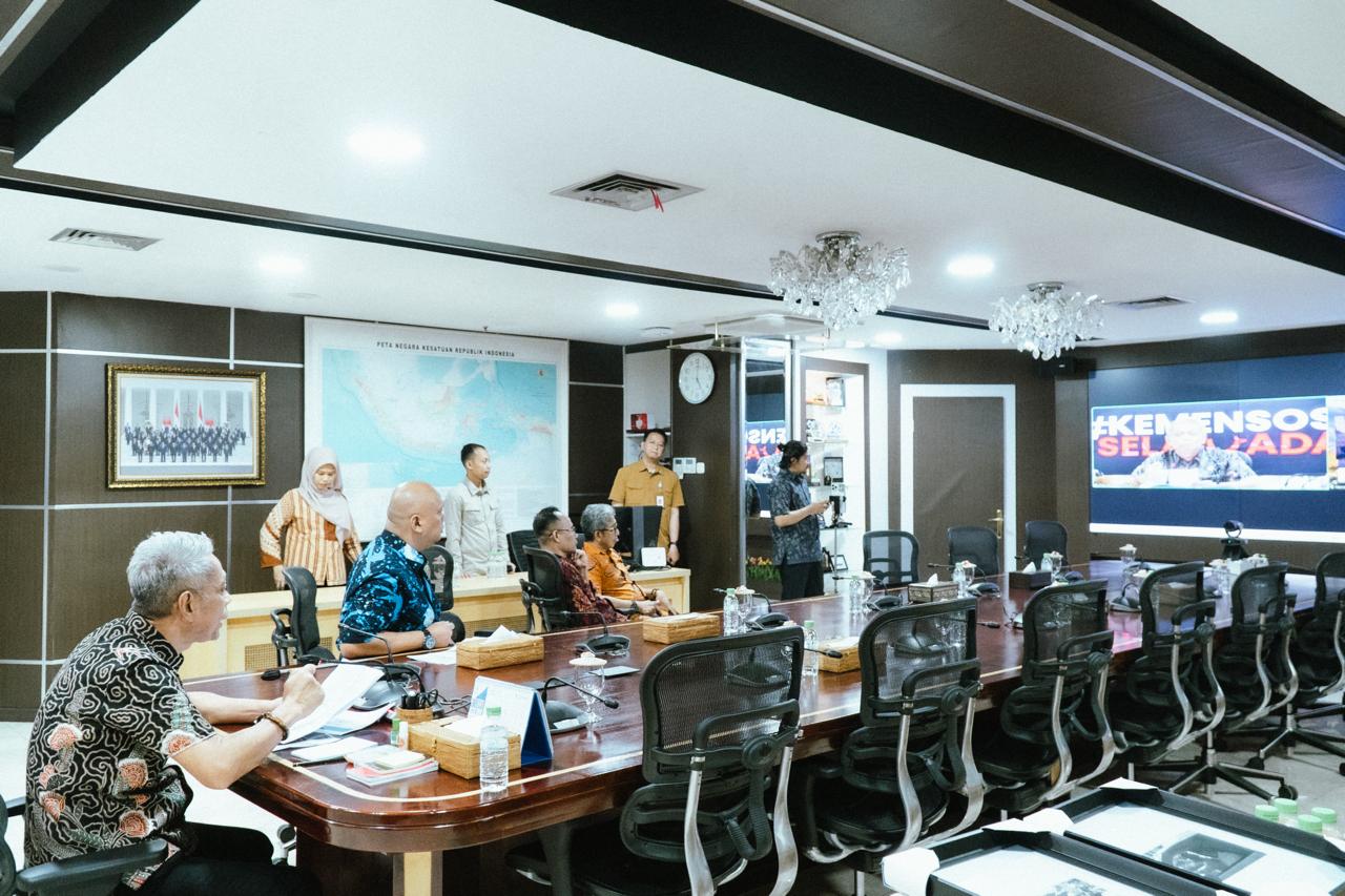 Pimpin Tim Khusus Dalami Pengadaan Sepatu Sekolah Rakyat, Wamensos Tak Akan Tolerir Penyelewengan