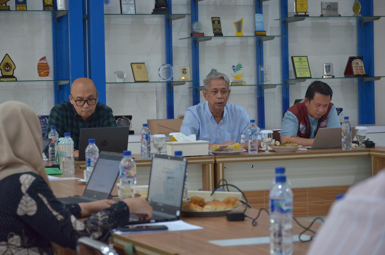 Wamensos Pimpin Timsus Selidiki Pengadaan Sepatu Sekolah Rakyat