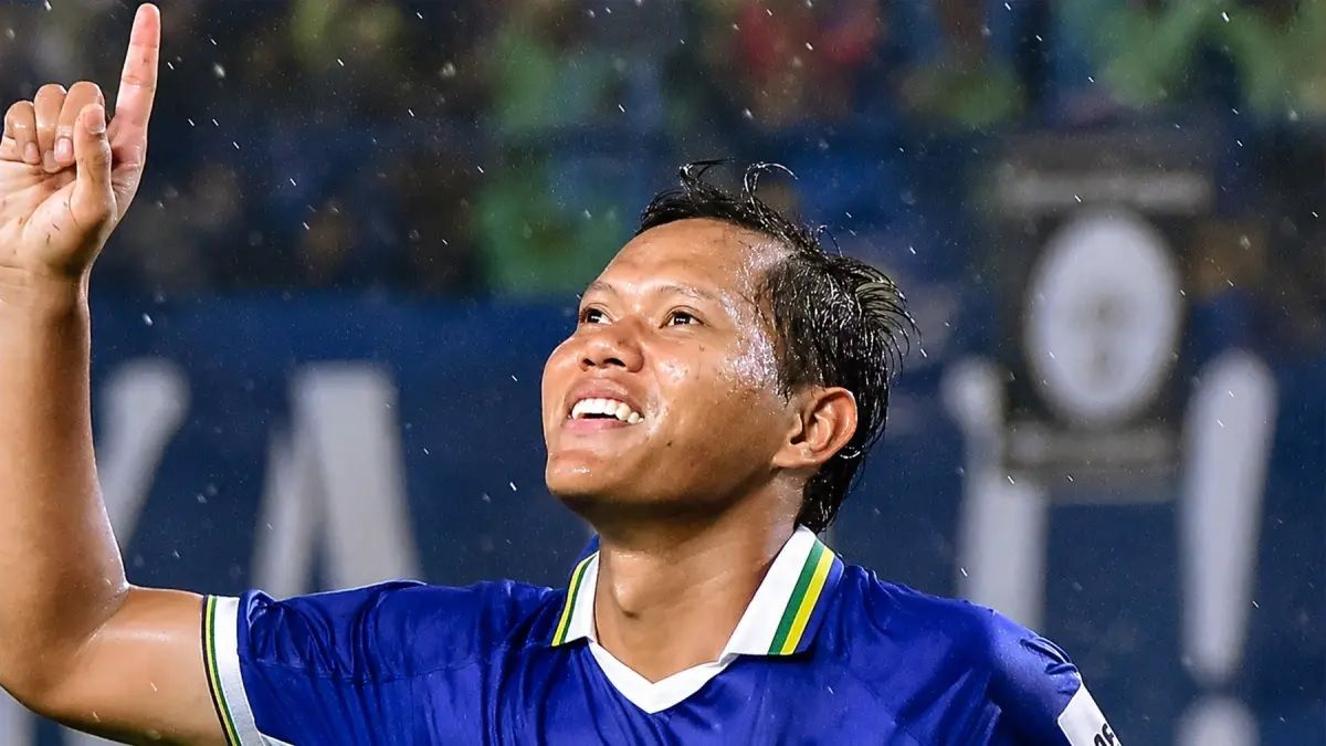 Adam Alis 'on Fire'! Brace Si Anak Jakarta Bawa Persib Ungguli Persija 2-1 Di Babak Pertama