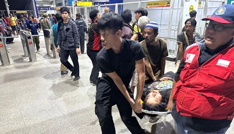 Evakuasi Mencekam: 7 Penumpang Terjepit, Basarnas Berjibaku Potong Gerbong