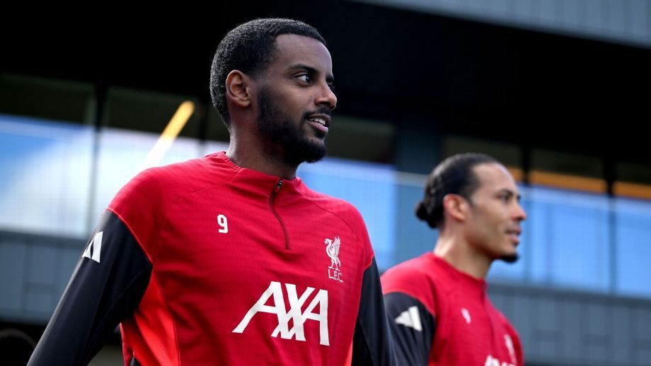 Isak Bikin Gol Perdana di Anfield, Van Dijk: Ini Baru Permulaan