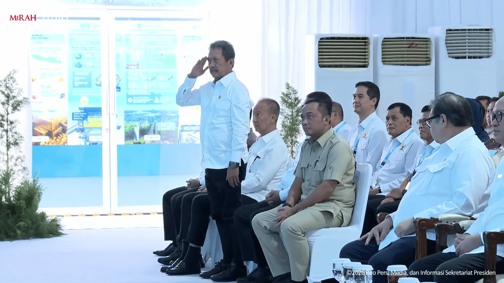 Momen Akrab Prabowo Guyon dengan Trenggono dan Kapolri di Cilacap
