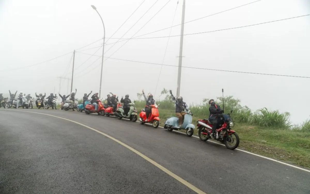 Kartini Otomotif: Komunitas Perempuan Touring Susuri Wisata Alam Bandung