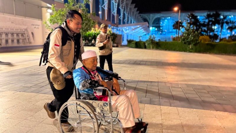 30.611 Calon Haji Indonesia Tiba di Tanah Suci, Jemaah Lansia Jadi Perhatian Khusus