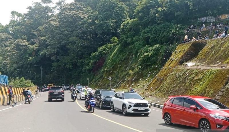 Hindari Macet Total Libur Panjang, Polisi Tutup Akses Menuju Puncak-cianjur