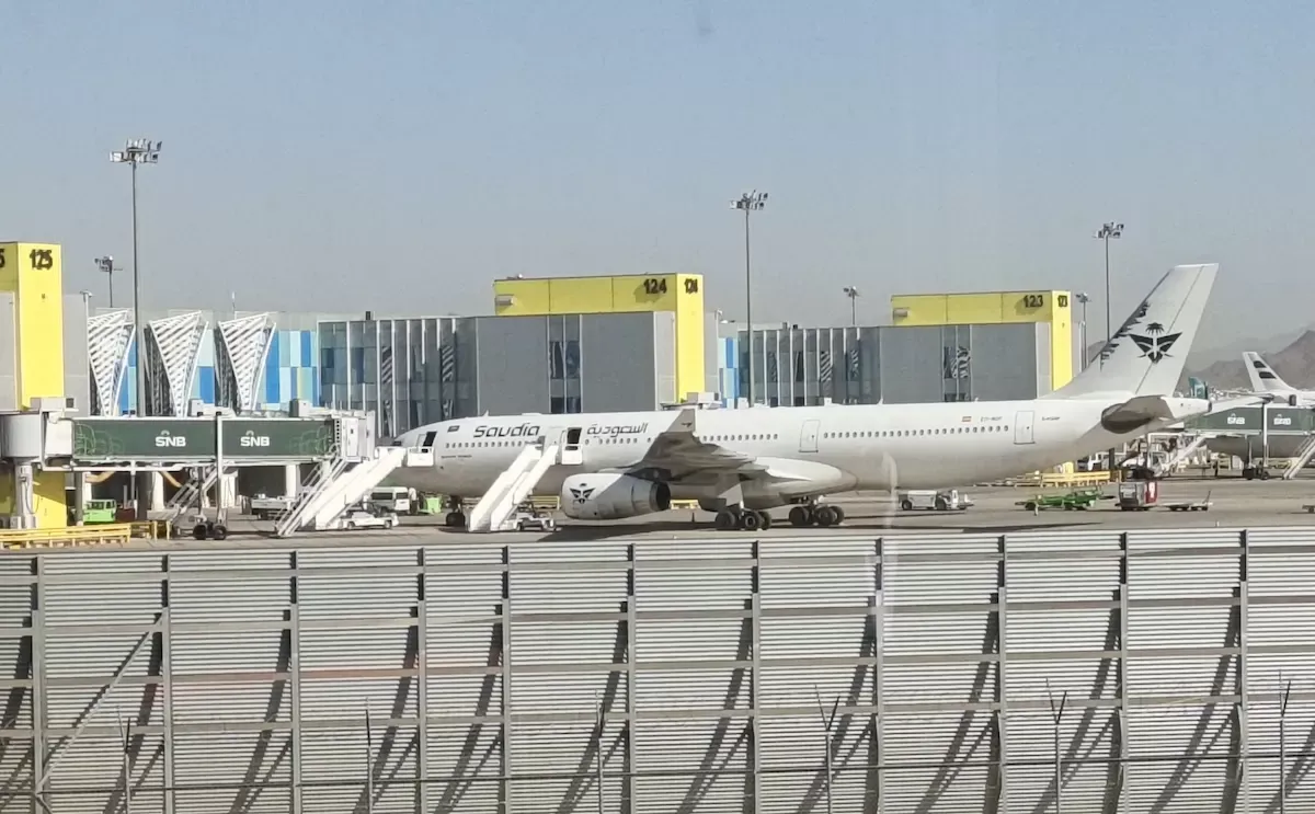 Alami Gangguan Teknis, Pesawat yang Angkut 380 Calon Haji Asal Jatim Tiba Selamat di Madinah